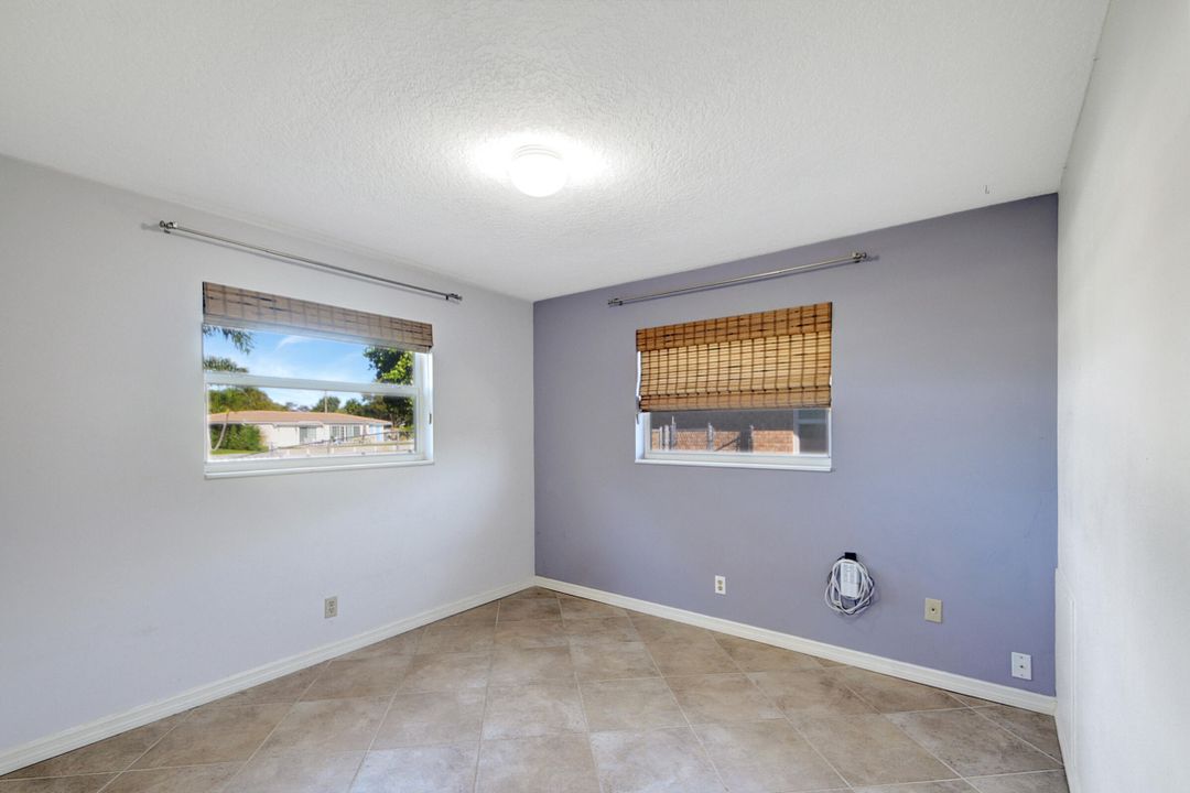 出租: $4,750 (4 贝兹, 2 浴室, 2369 平方英尺)