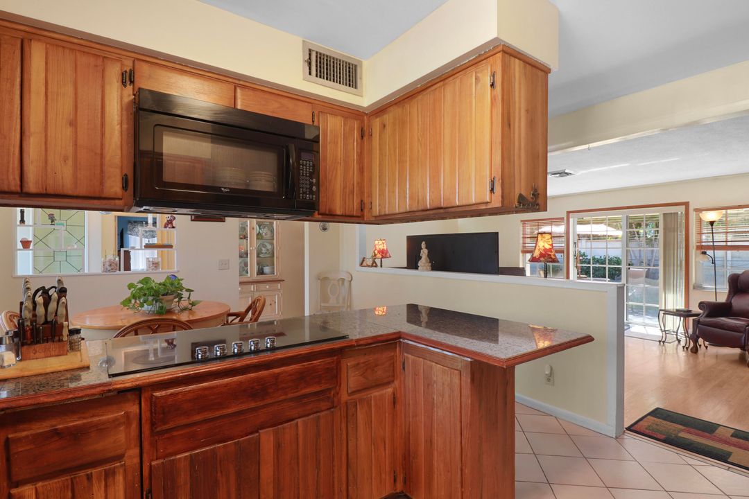 For Sale: $559,000 (4 beds, 3 baths, 2286 Square Feet)