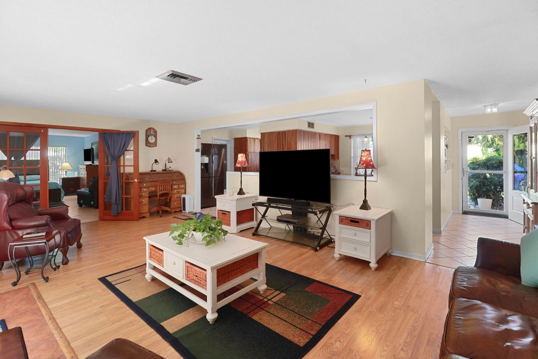 For Sale: $559,000 (4 beds, 3 baths, 2286 Square Feet)