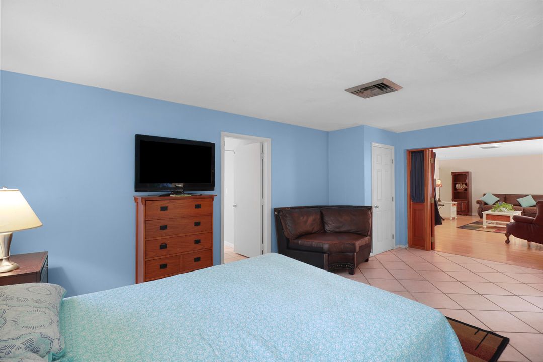 For Sale: $559,000 (4 beds, 3 baths, 2286 Square Feet)