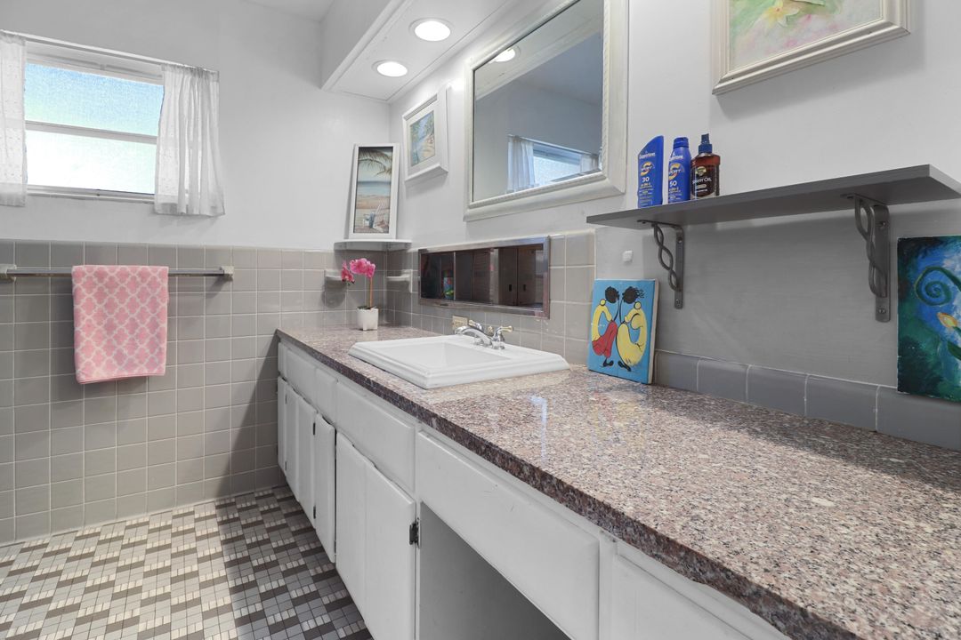 For Sale: $559,000 (4 beds, 3 baths, 2286 Square Feet)