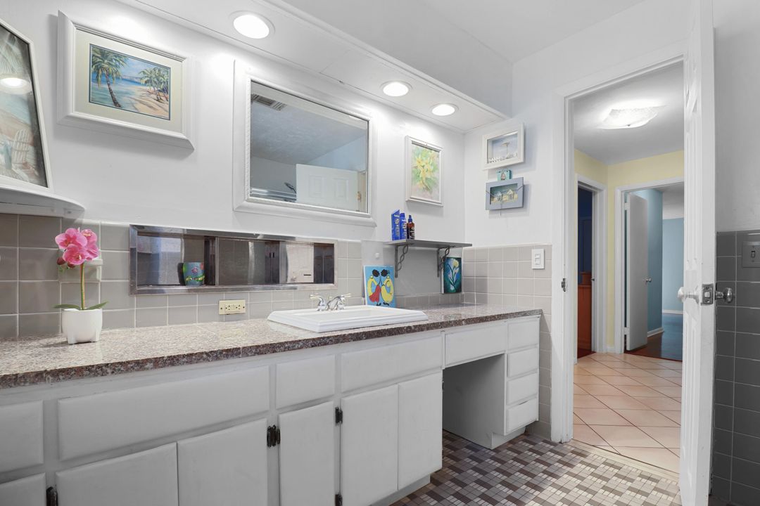 For Sale: $559,000 (4 beds, 3 baths, 2286 Square Feet)