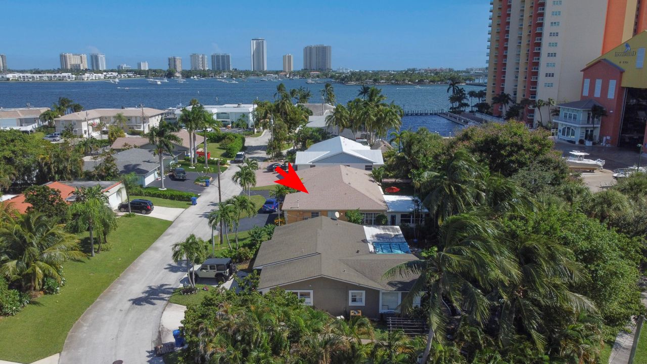 For Sale: $559,000 (4 beds, 3 baths, 2286 Square Feet)