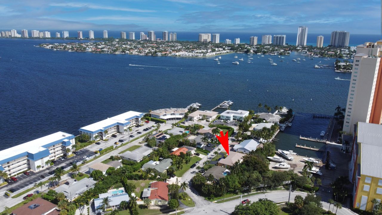 For Sale: $559,000 (4 beds, 3 baths, 2286 Square Feet)