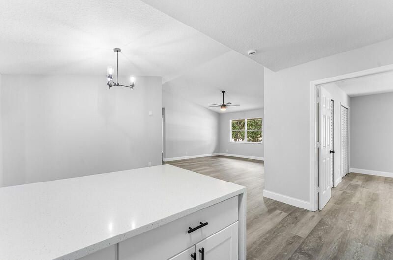 En Venta: $560,000 (3 camas, 2 baños, 1260 Pies cuadrados)