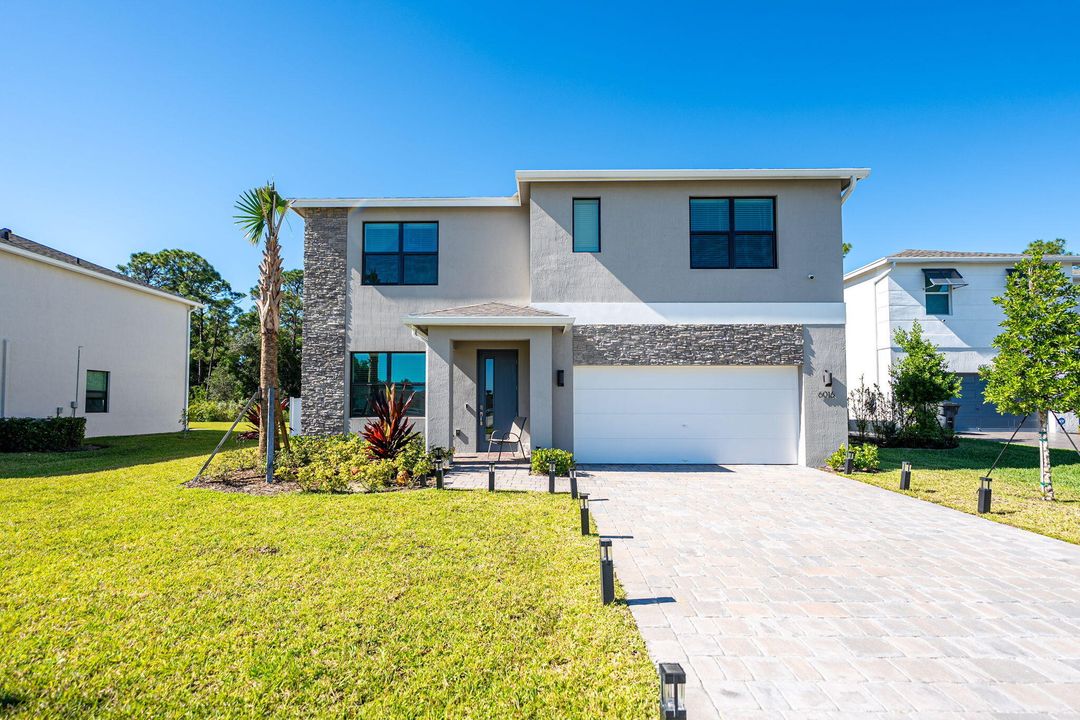 For Sale: $659,999 (5 beds, 3 baths, 2593 Square Feet)