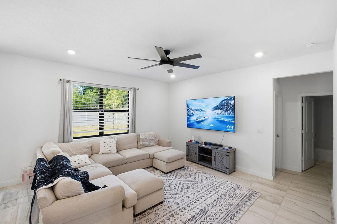 For Sale: $659,999 (5 beds, 3 baths, 2593 Square Feet)