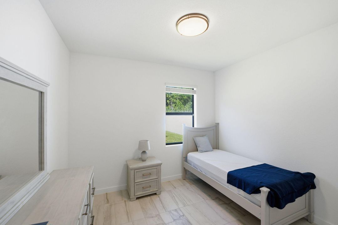 For Sale: $659,999 (5 beds, 3 baths, 2593 Square Feet)