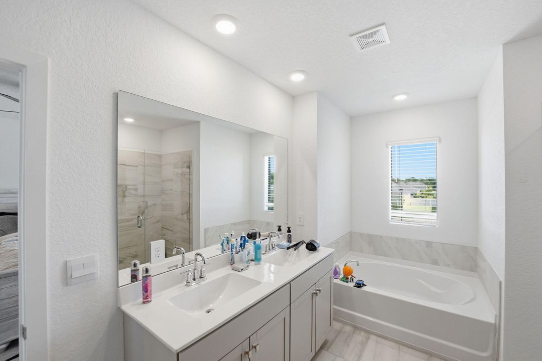 For Sale: $659,999 (5 beds, 3 baths, 2593 Square Feet)