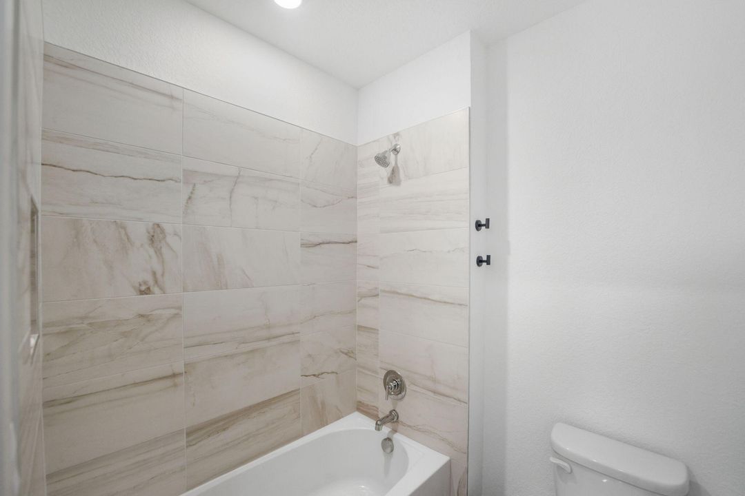 For Sale: $659,999 (5 beds, 3 baths, 2593 Square Feet)