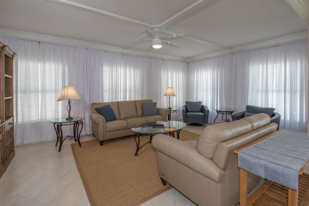 For Sale: $850,000 (2 beds, 2 baths, 1176 Square Feet)