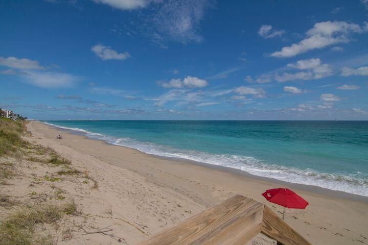 For Sale: $850,000 (2 beds, 2 baths, 1176 Square Feet)