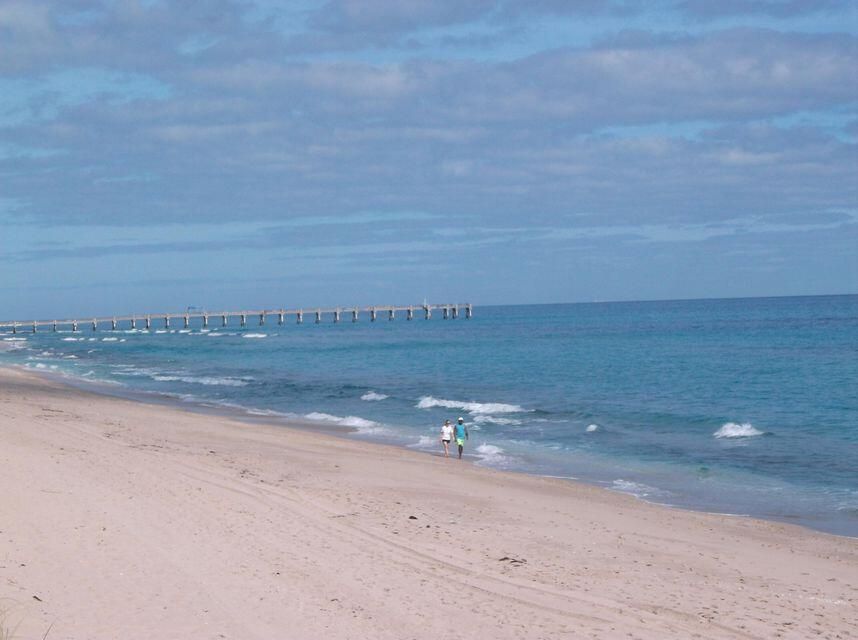 For Sale: $850,000 (2 beds, 2 baths, 1176 Square Feet)