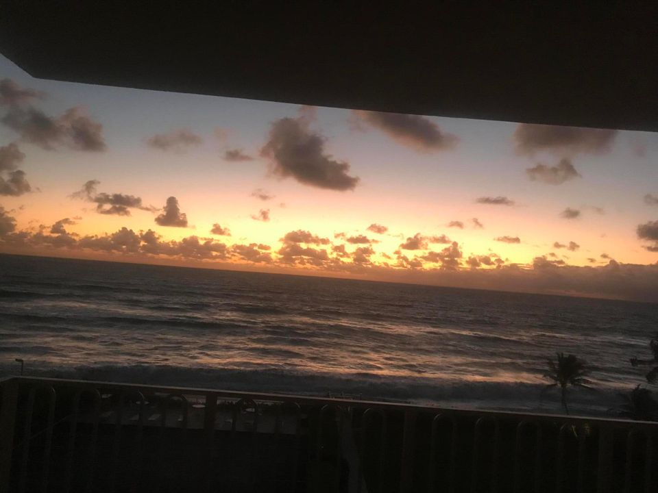 For Sale: $850,000 (2 beds, 2 baths, 1176 Square Feet)