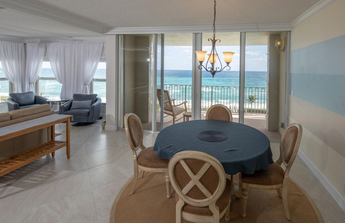 For Sale: $850,000 (2 beds, 2 baths, 1176 Square Feet)