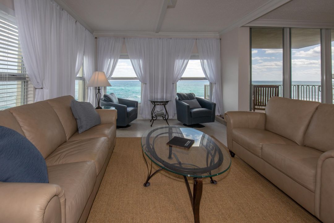 For Sale: $850,000 (2 beds, 2 baths, 1176 Square Feet)