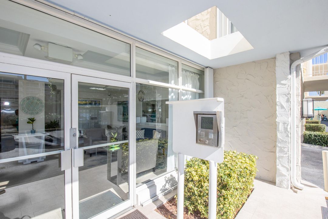 For Sale: $850,000 (2 beds, 2 baths, 1176 Square Feet)