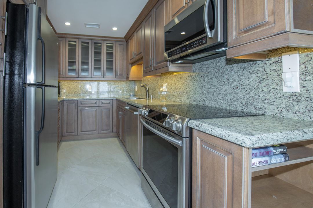 For Sale: $850,000 (2 beds, 2 baths, 1176 Square Feet)