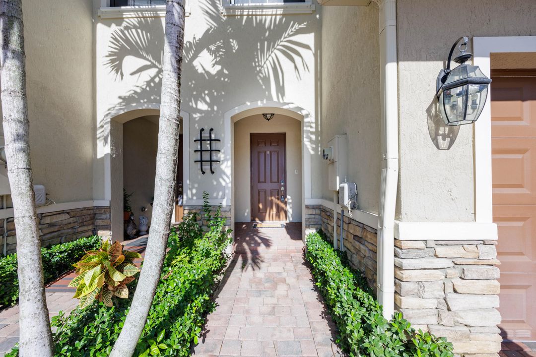 For Rent: $3,000 (3 beds, 2 baths, 1505 Square Feet)