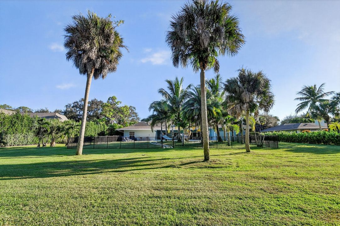 For Rent: $12,500 (4 beds, 4 baths, 4178 Square Feet)