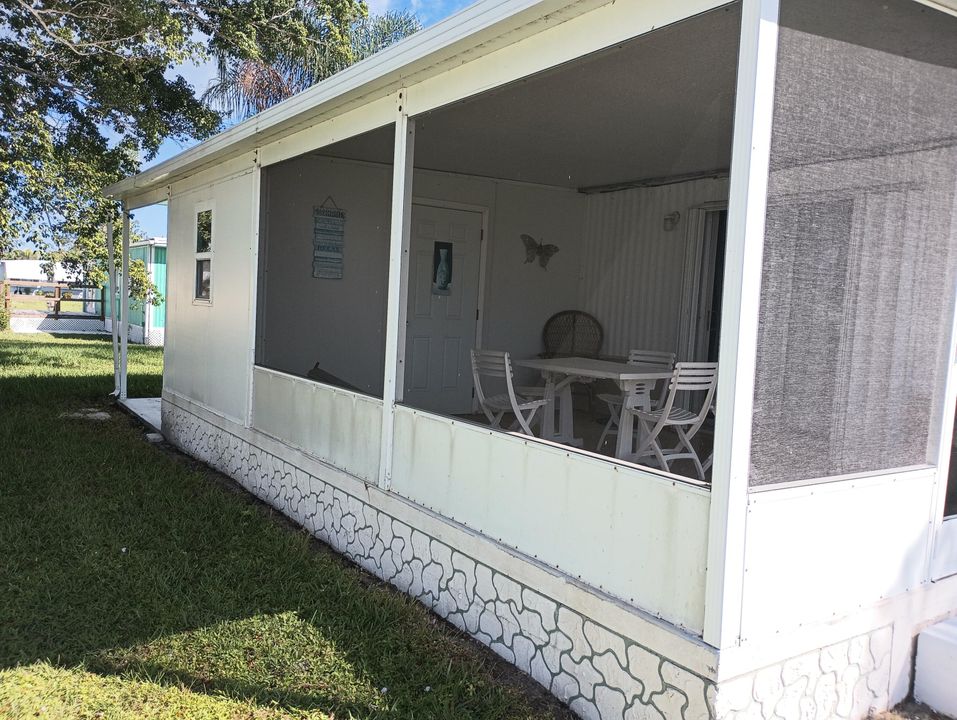 For Sale: $45,000 (2 beds, 2 baths, 1170 Square Feet)