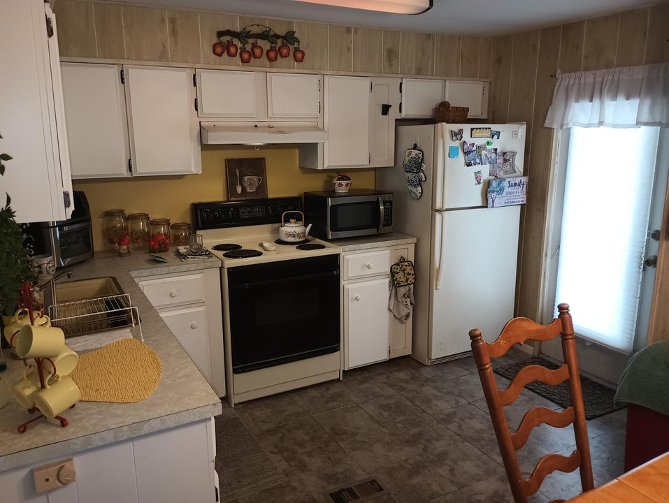 For Sale: $45,000 (2 beds, 2 baths, 1170 Square Feet)