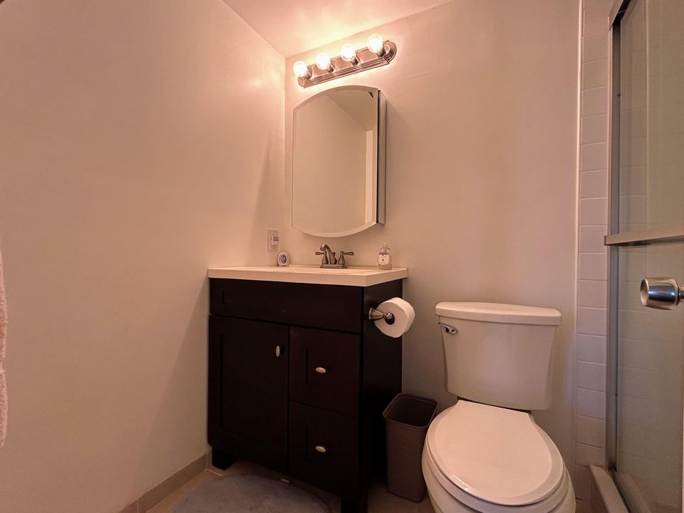 For Sale: $144,900 (1 beds, 1 baths, 705 Square Feet)