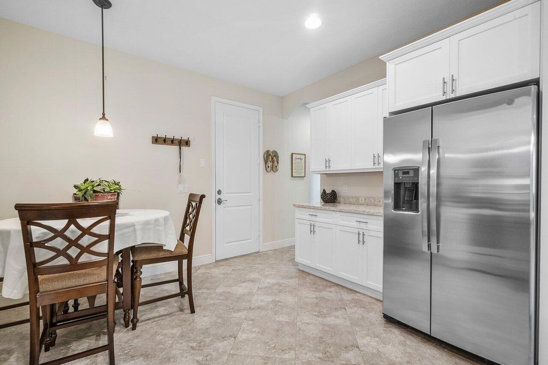 For Rent: $3,800 (3 beds, 2 baths, 2335 Square Feet)