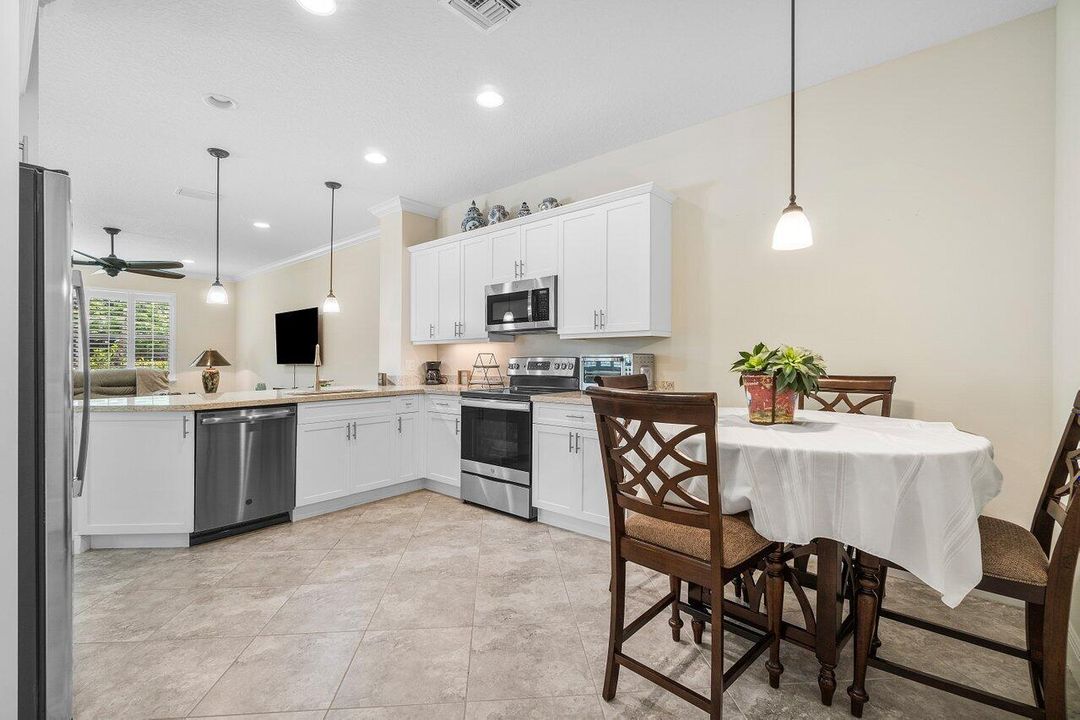 For Rent: $3,800 (3 beds, 2 baths, 2335 Square Feet)