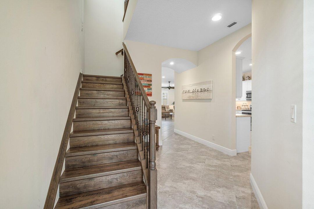 For Rent: $3,800 (3 beds, 2 baths, 2335 Square Feet)