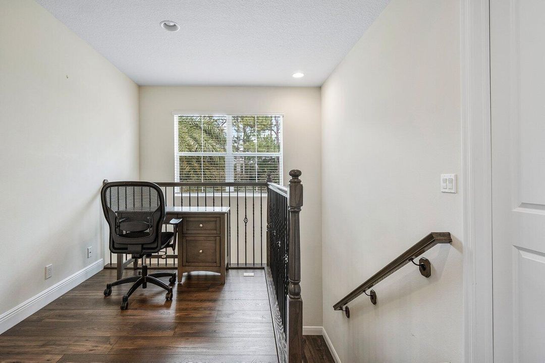 For Rent: $3,800 (3 beds, 2 baths, 2335 Square Feet)