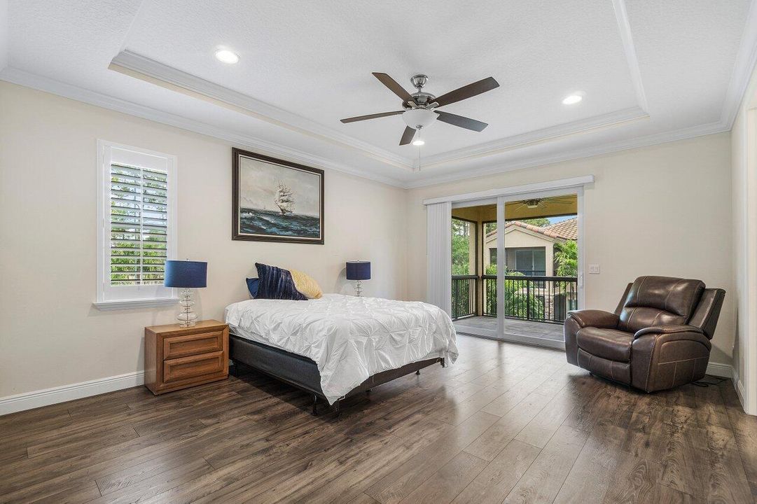 For Rent: $3,800 (3 beds, 2 baths, 2335 Square Feet)