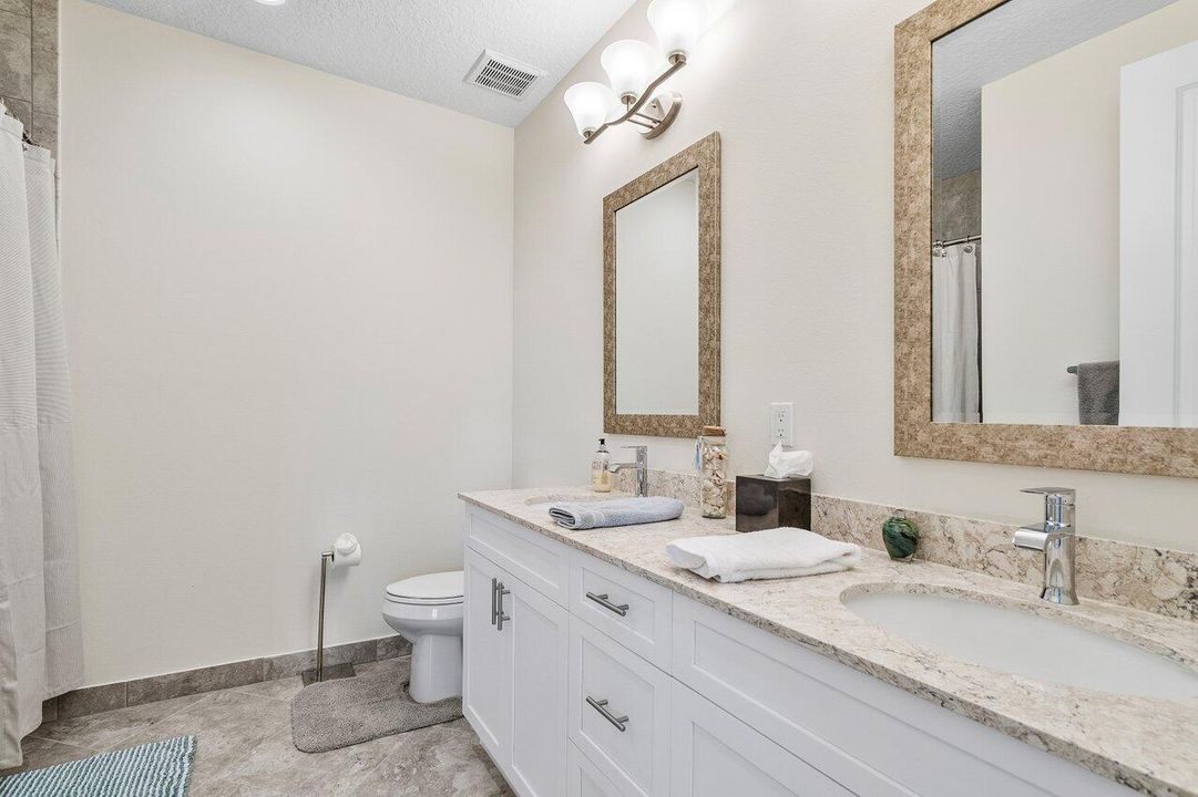 For Rent: $3,800 (3 beds, 2 baths, 2335 Square Feet)