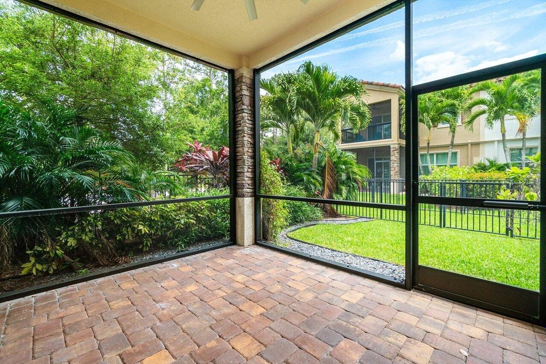 For Rent: $3,800 (3 beds, 2 baths, 2335 Square Feet)