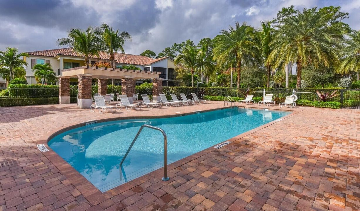 For Rent: $3,800 (3 beds, 2 baths, 2335 Square Feet)