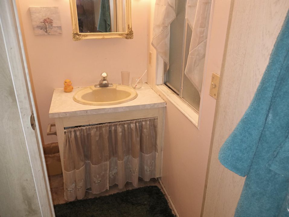 For Sale: $45,000 (2 beds, 2 baths, 1170 Square Feet)