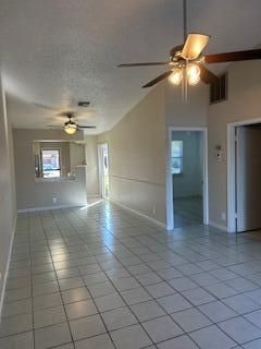 出租: $2,475 (2 贝兹, 2 浴室, 990 平方英尺)