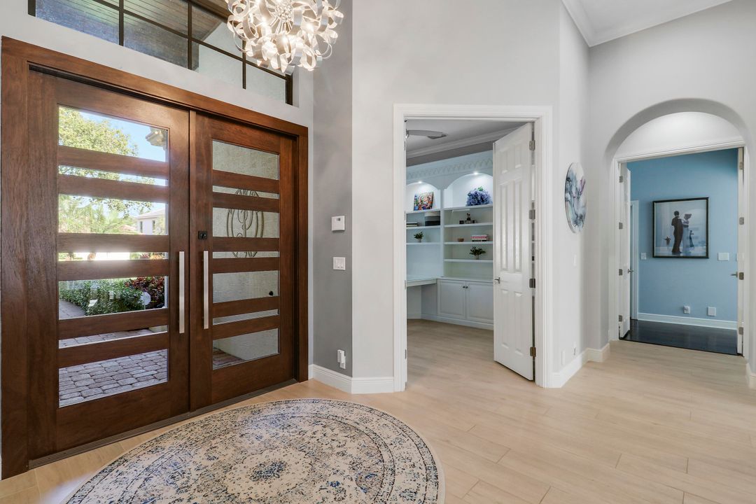 Под контрактом: $2,199,000 (6 спален, 6 ванн, 4326 Квадратных фут)