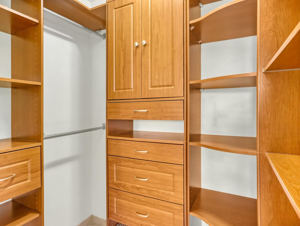 待售: $169,900 (2 贝兹, 2 浴室, 891 平方英尺)