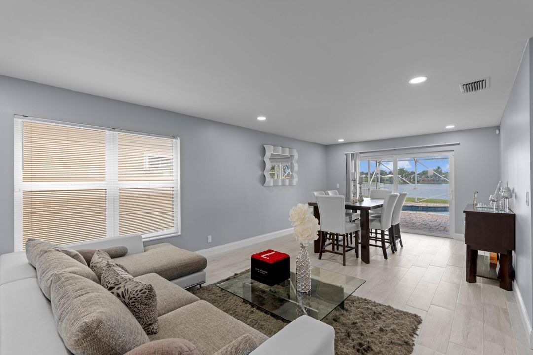 待售: $720,000 (5 贝兹, 2 浴室, 2334 平方英尺)