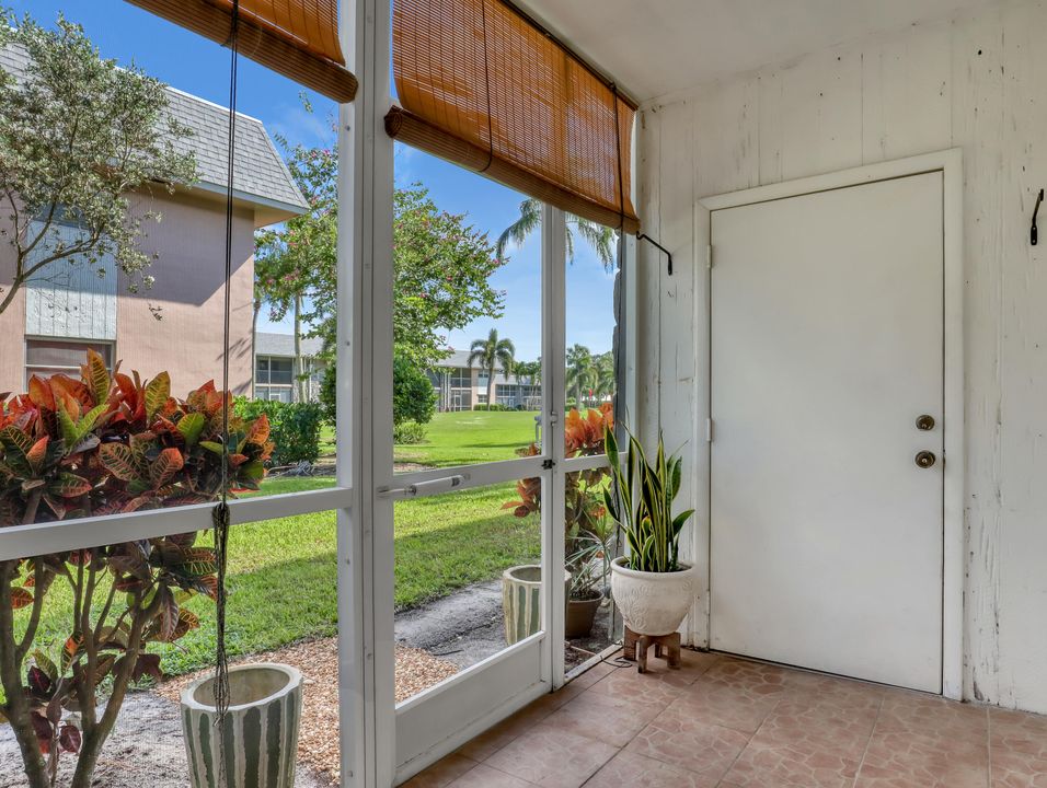 待售: $169,900 (2 贝兹, 2 浴室, 891 平方英尺)