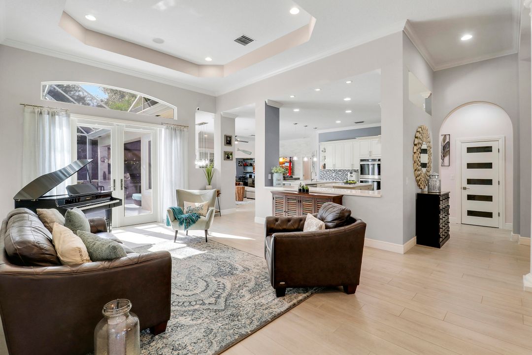 Под контрактом: $2,199,000 (6 спален, 6 ванн, 4326 Квадратных фут)