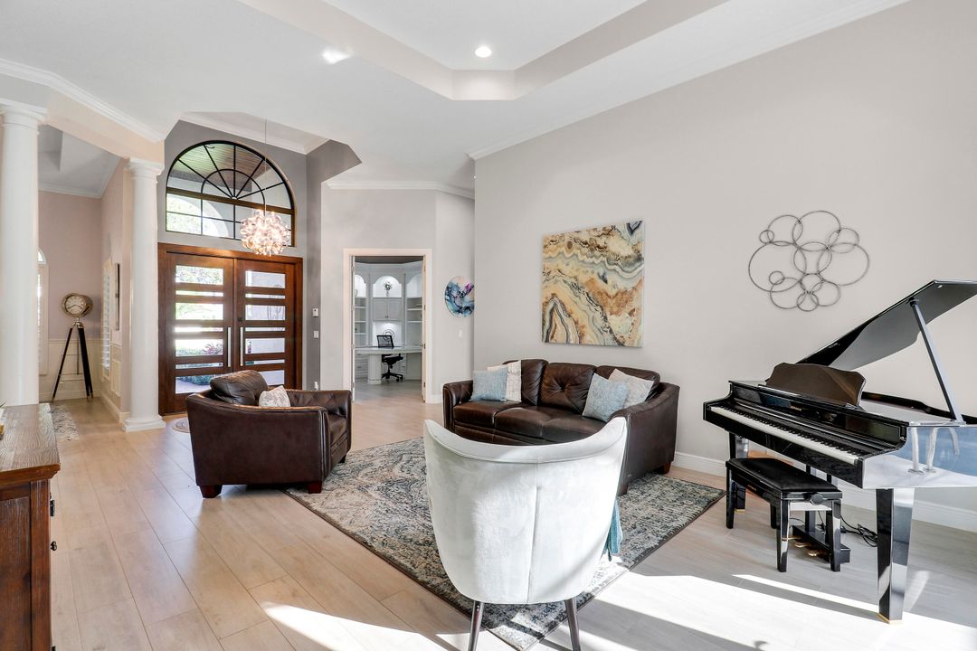 Под контрактом: $2,199,000 (6 спален, 6 ванн, 4326 Квадратных фут)