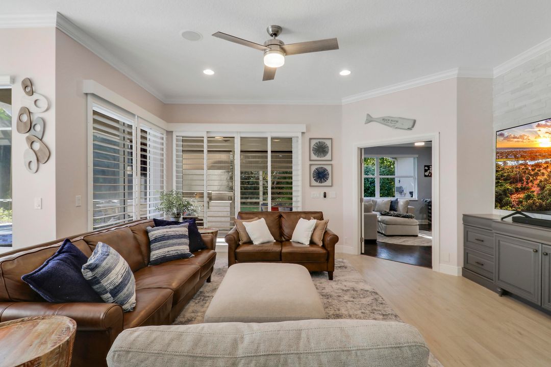 Под контрактом: $2,199,000 (6 спален, 6 ванн, 4326 Квадратных фут)