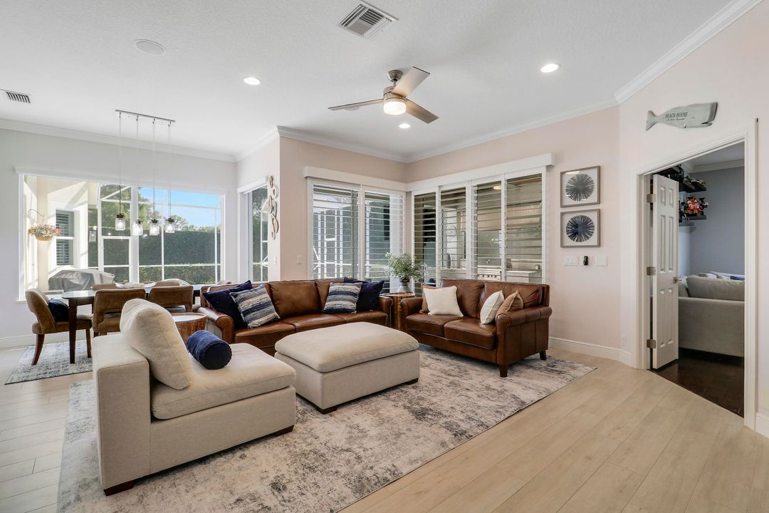 Под контрактом: $2,199,000 (6 спален, 6 ванн, 4326 Квадратных фут)