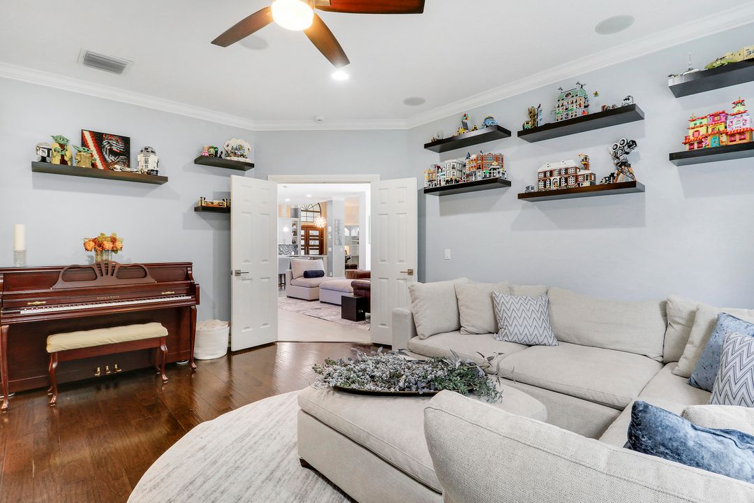 Под контрактом: $2,199,000 (6 спален, 6 ванн, 4326 Квадратных фут)