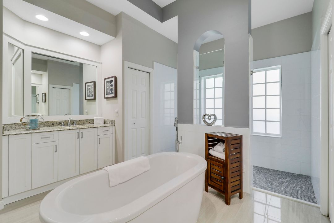 Под контрактом: $2,199,000 (6 спален, 6 ванн, 4326 Квадратных фут)