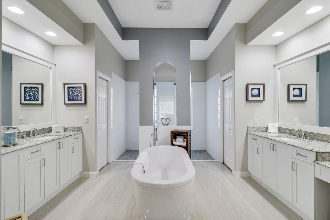 Под контрактом: $2,199,000 (6 спален, 6 ванн, 4326 Квадратных фут)