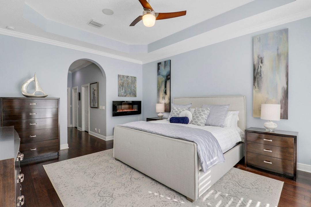 Под контрактом: $2,199,000 (6 спален, 6 ванн, 4326 Квадратных фут)