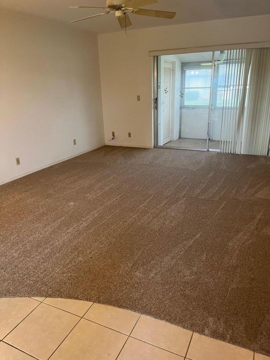 For Sale: $79,900 (1 beds, 1 baths, 612 Square Feet)